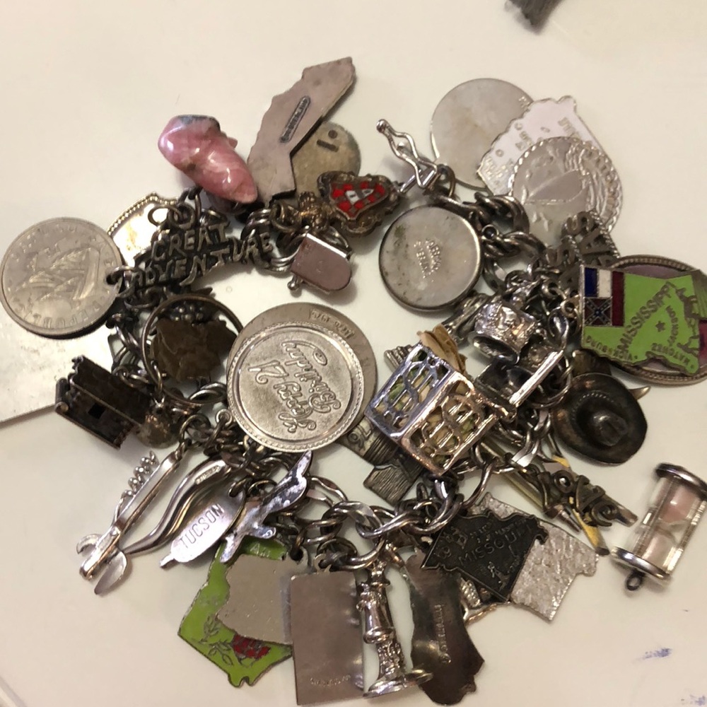 Vintage sterling charm bracelet - Picture 1 of 4